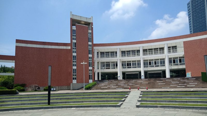 尺寸选择：握持舒适度与携带便捷性